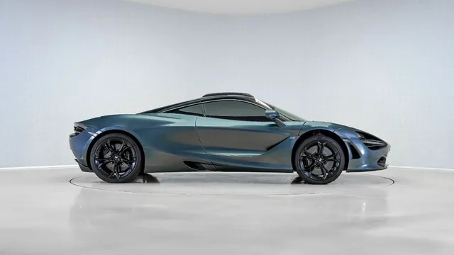 2020 McLaren 720S, photo 2 of 6 of this vehicle