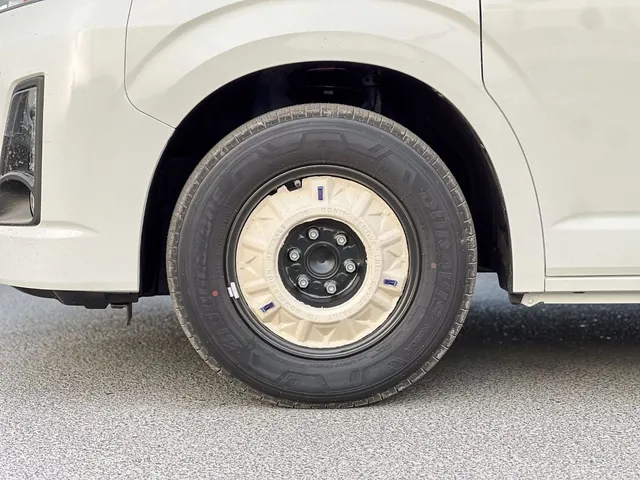 2026 Toyota Hiace GL 3.5, photo 8 of 8