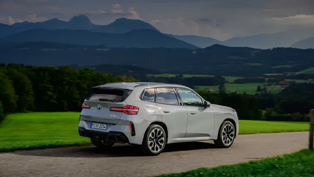 2026 BMW X3 20 xDrive M Sport Pro, photo 6 of 8