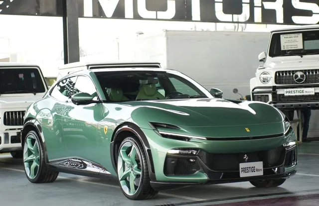 2025 Ferrari Purosangue V12, photo 2 of 10