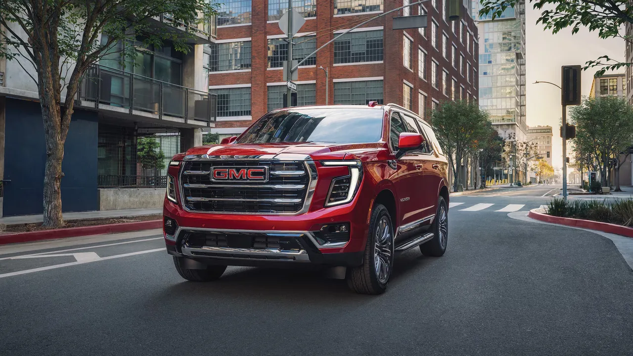 2026 GMC Yukon, photo 2 of 8