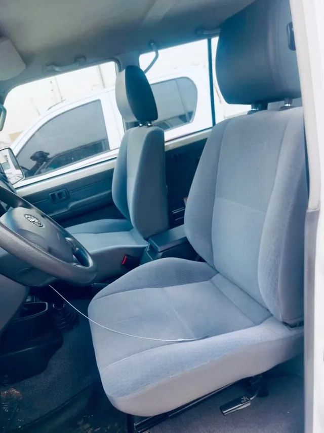 2019 Toyota Land Cruiser 76 Hardtop Standard, photo 5 of 10