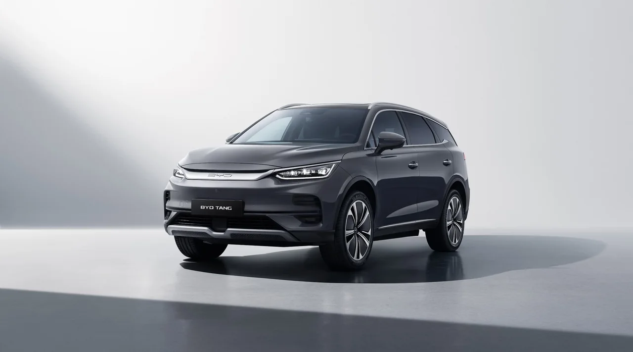 2026 BYD Tang, photo 1 of 8
