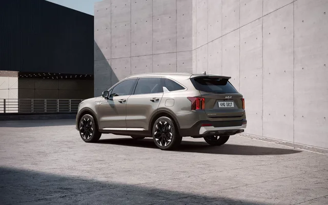 2026 Kia Sorento EX, photo 3 of 6