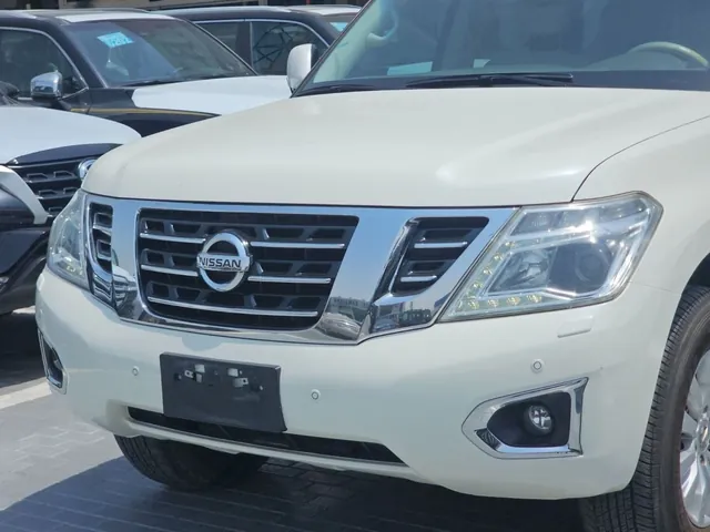 2017 Nissan Patrol SE T2 4.0 V6, photo 2 of 8
