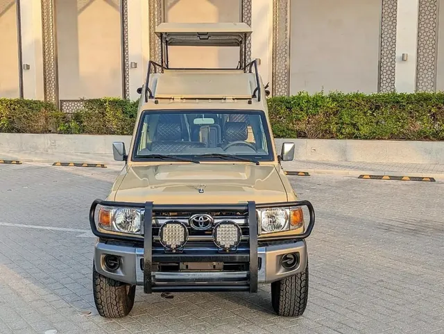 2019 Toyota Land Cruiser 76 (modified, Safari-truck style) 4.0 V6, photo 5 of 10