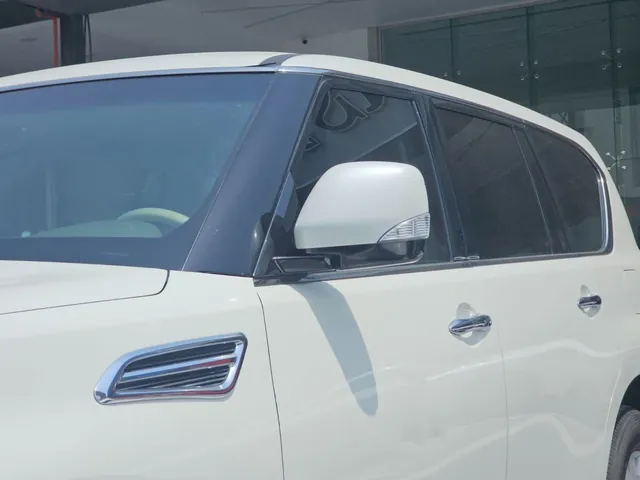 2017 Nissan Patrol SE T2 4.0 V6, photo 3 of 8