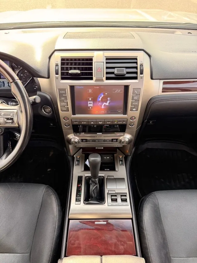2018 Lexus GX 460 Platinum Premier, photo 6 of 8
