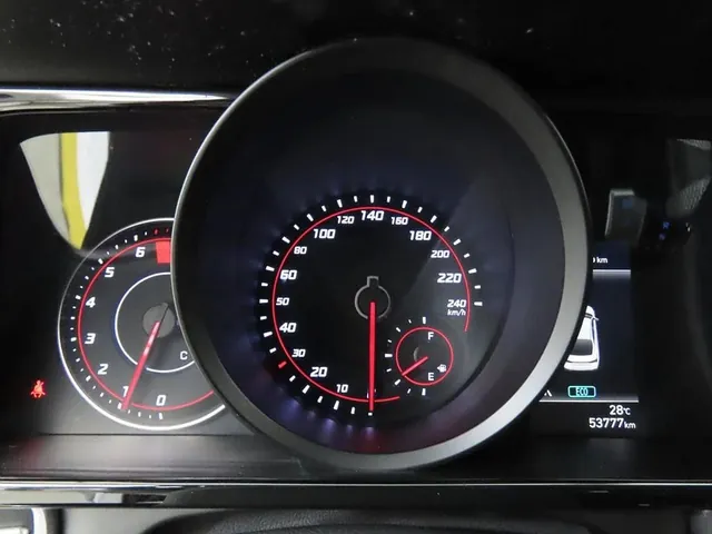 2021 Hyundai Elantra (Avante), photo 8 of 10 of this vehicle