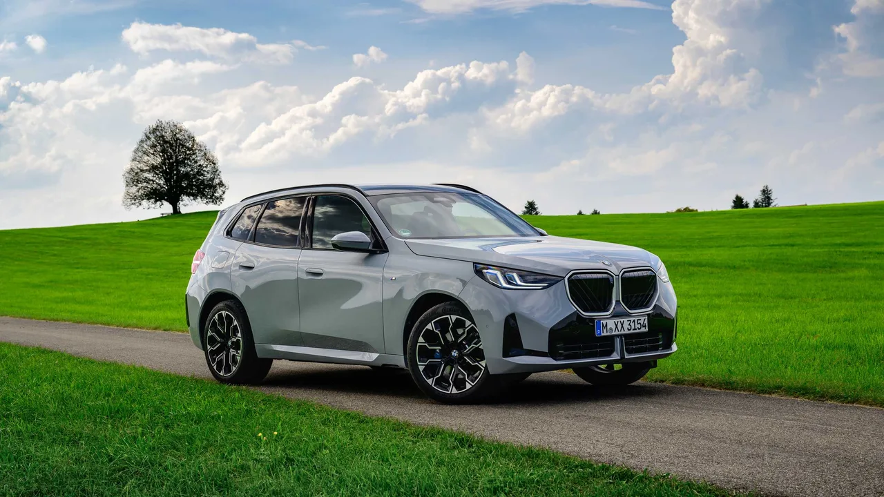 2026 BMW X3, photo 1 of 8