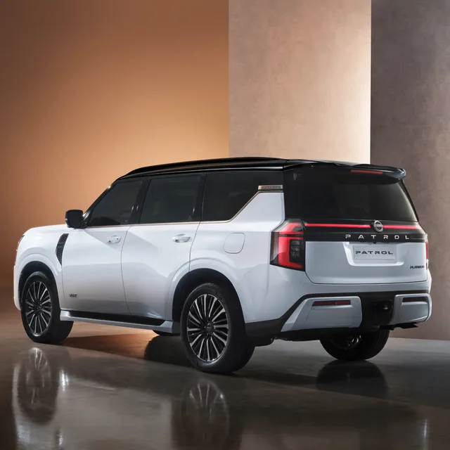 2026 Nissan Patrol XE, photo 2 of 8