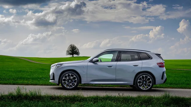 2026 BMW X3 20 xDrive M Sport Pro, photo 2 of 8