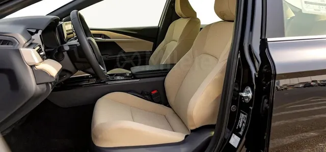 2025 Toyota Camry LE Hybrid, photo 9 of 9
