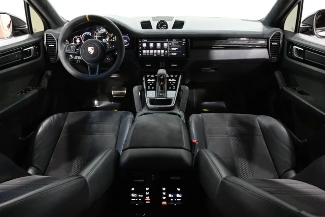 2022 Porsche Cayenne Turbo GT Coupé, photo 8 of 10