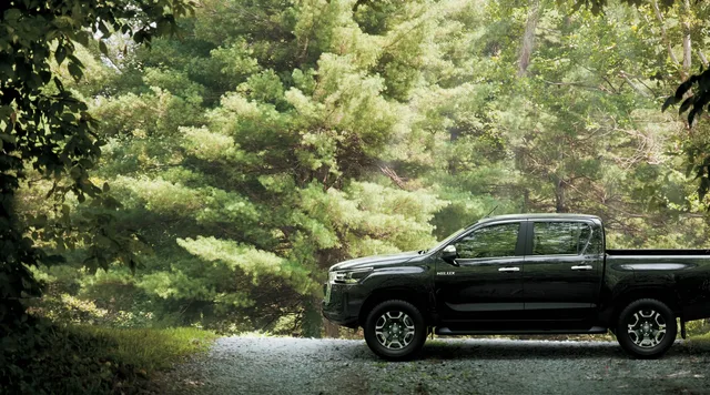 2026 Toyota Hilux Adventure / GR Sport, photo 3 of 6