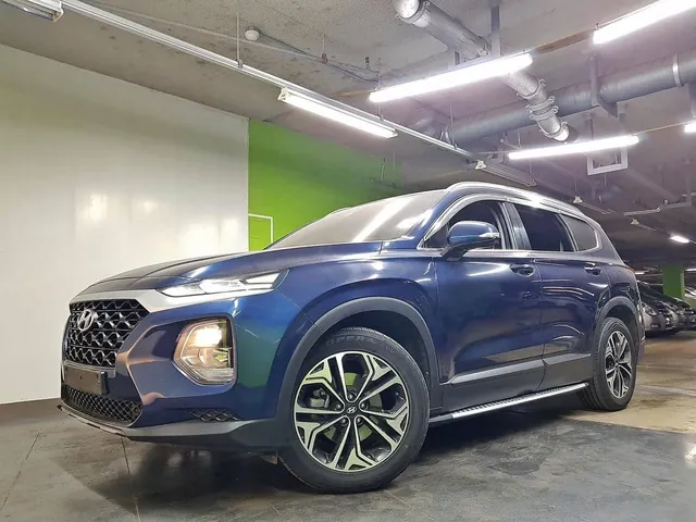 2019 Hyundai Santa Fe Standard, photo 1 of 9