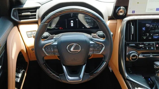 2025 Lexus LX 600 Signature 3.5, photo 8 of 9