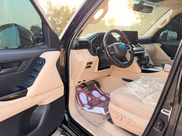 2022 Toyota Land Cruiser 300 GXR 4.0 V6, photo 7 of 10