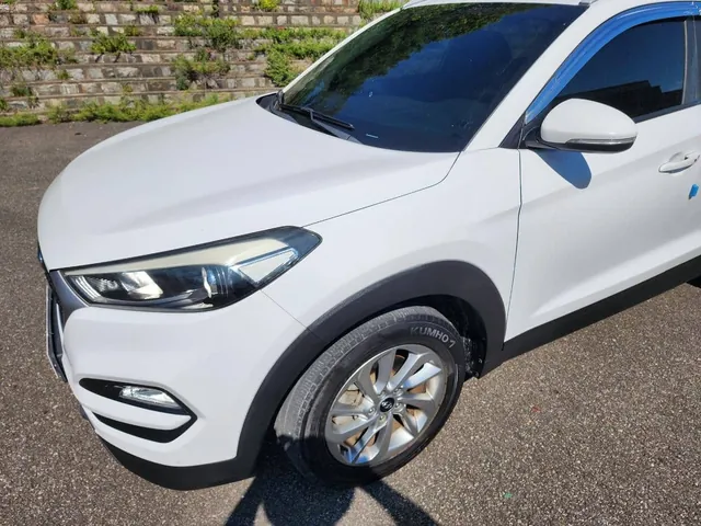 2017 Hyundai Tucson Standard, photo 3 of 8
