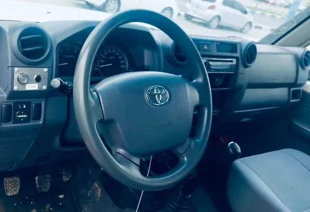 2019 Toyota Land Cruiser 76 Hardtop Standard, photo 6 of 10