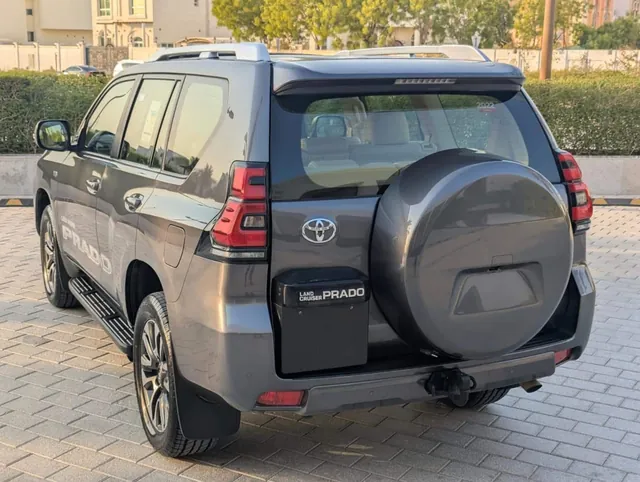 2022 Toyota Land Cruiser Prado Sunroof, camera, photo 6 of 10