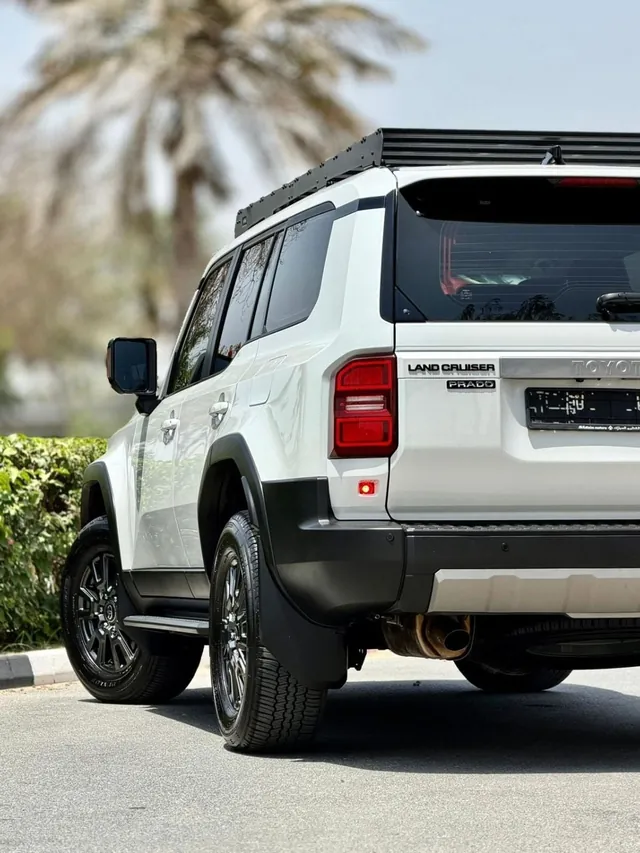 2025 Toyota Land Cruiser Prado Adventure 2.4, photo 4 of 9