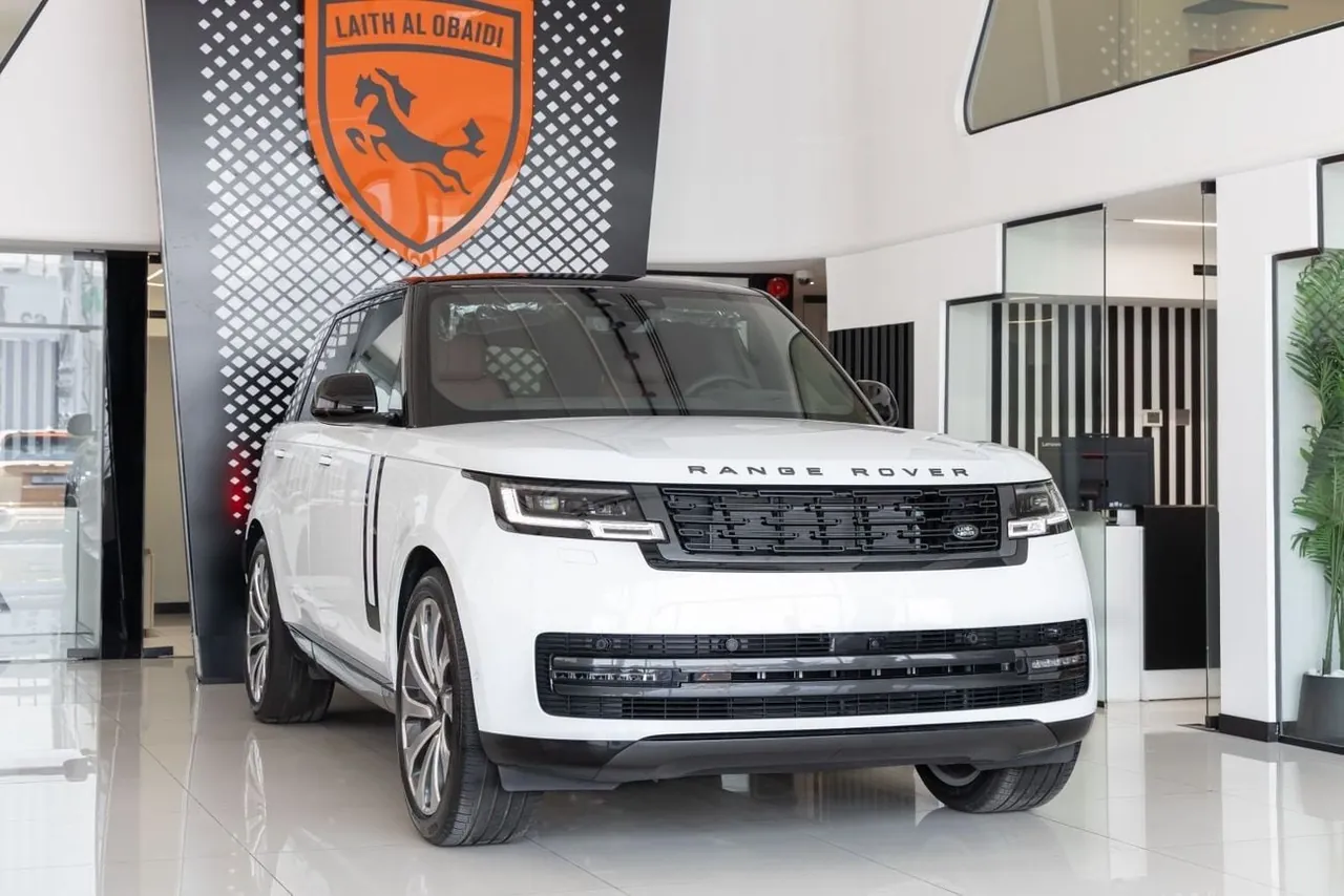 2026 Land Rover Range Rover HSE P400, photo 1 of 8