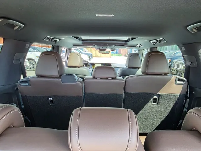 2026 Nissan Patrol LE Platinum City, photo 9 of 10