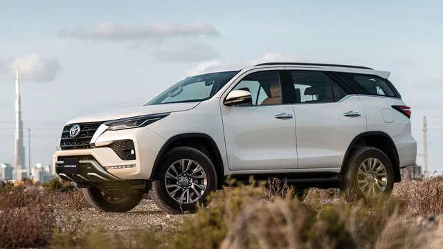 2026 Toyota Fortuner VX, photo 3 of 7