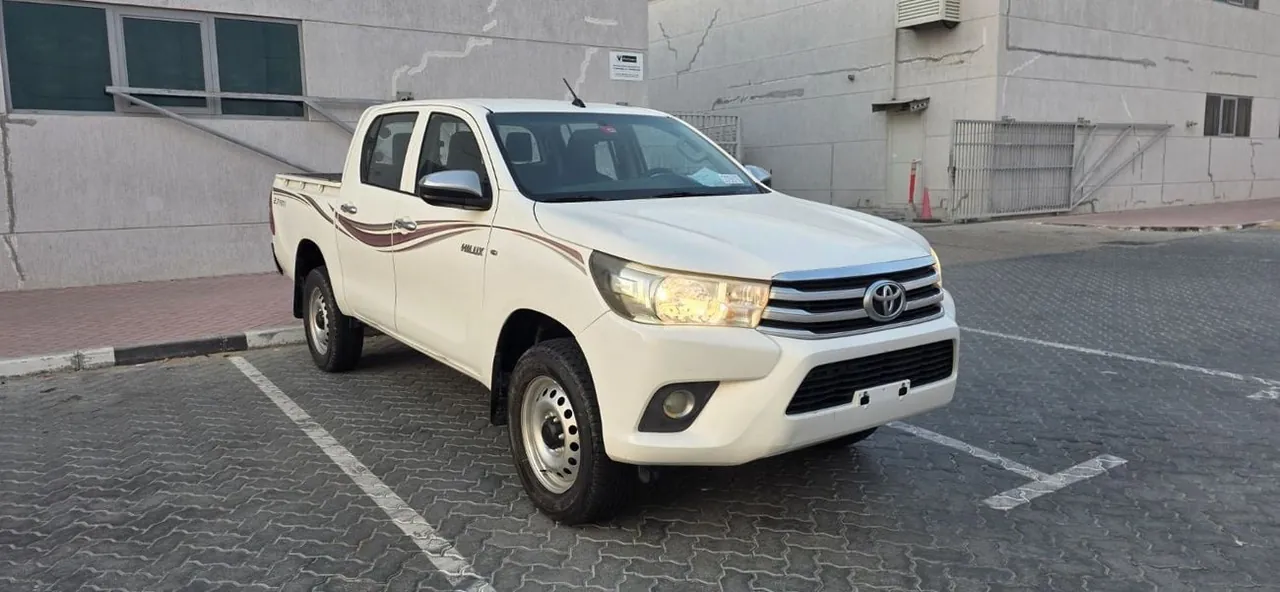 2019 Toyota Hilux, photo 1 of 10 of this vehicle