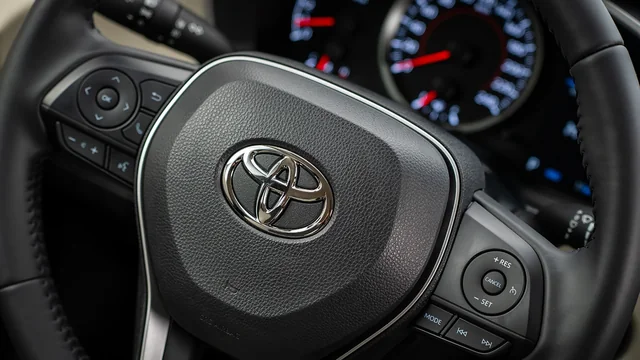 2026 Toyota Corolla XLi, photo 6 of 6