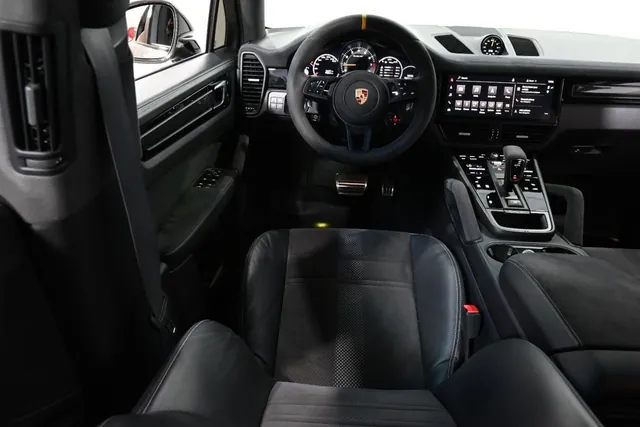 2022 Porsche Cayenne Turbo GT Coupé, photo 9 of 10