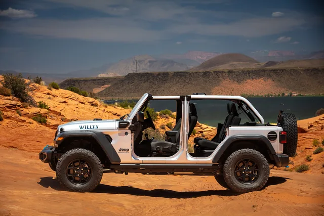 2026 Jeep Wrangler Unlimited Sport 2.0T, photo 3 of 8