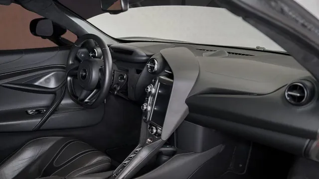 2020 McLaren 720S, photo 4 of 6 of this vehicle