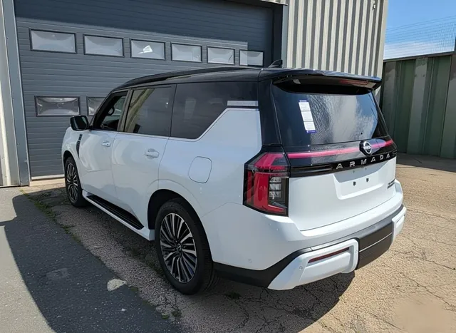 2026 Nissan Patrol LE Platinum City, photo 2 of 10