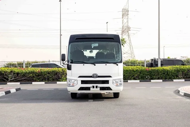 2026 Toyota Coaster 23-seat Bus 4.2, photo 4 of 9