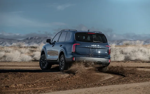 2026 Kia Telluride Base, photo 2 of 8