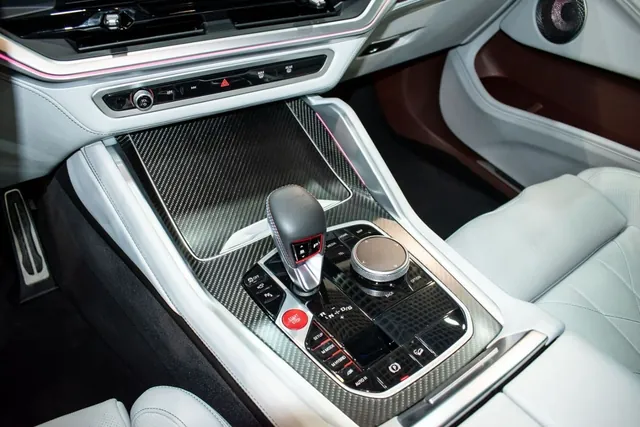 2024 BMW XM M Sport, photo 9 of 10