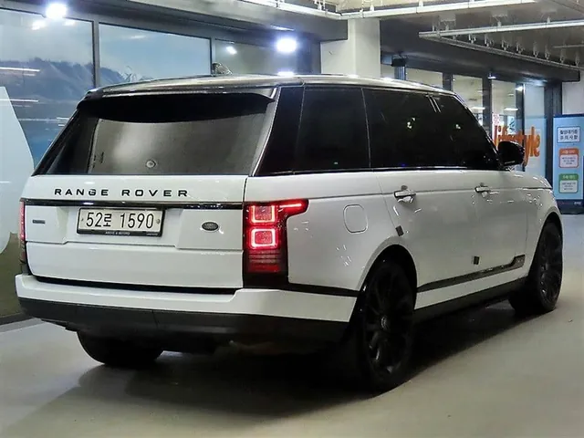 2017 Land Rover Range Rover 4.4 diesel, photo 4 of 10