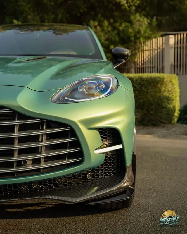 2025 Aston Martin DBX707 V8, photo 4 of 6