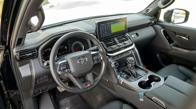 2024 Toyota Land Cruiser 300 GR Sport, photo 8 of 9