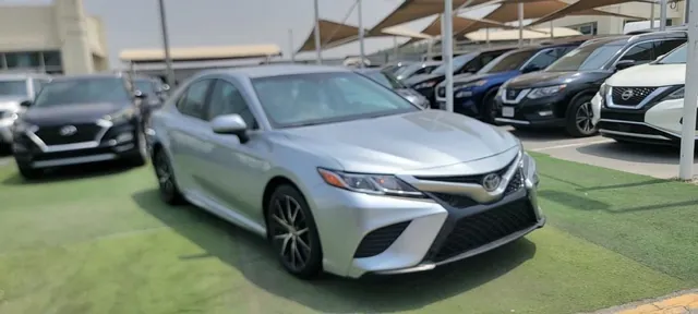2018 Toyota Camry SE 2.5, photo 5 of 8