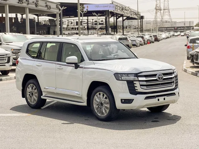 2026 Toyota Land Cruiser 300 GXR 4.0, photo 3 of 9