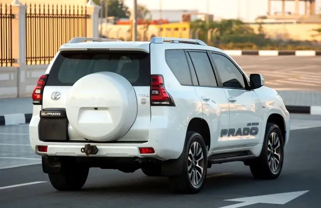 2022 Toyota Land Cruiser Prado TX-L 4.0 V6, photo 3 of 8