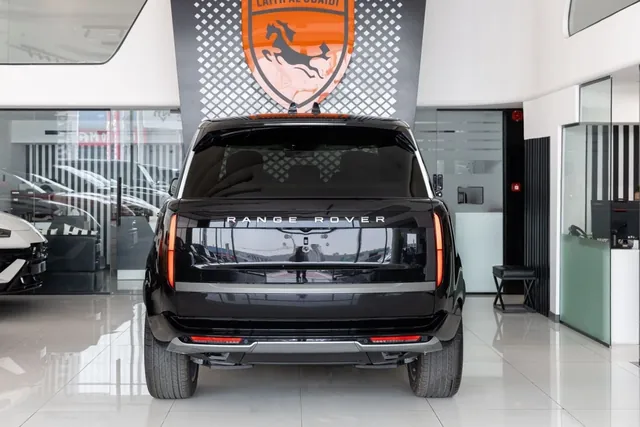 2026 Land Rover Range Rover SE P360, photo 5 of 9