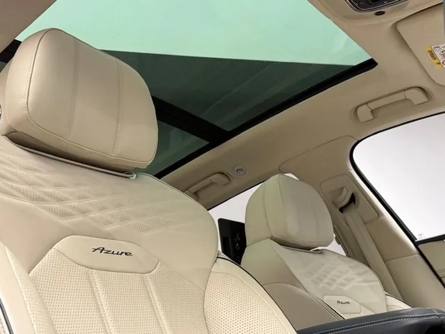 2024 Bentley Bentayga Azure, photo 6 of 7