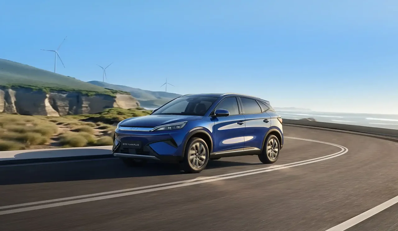 2026 BYD Atto 3, photo 1 of 8