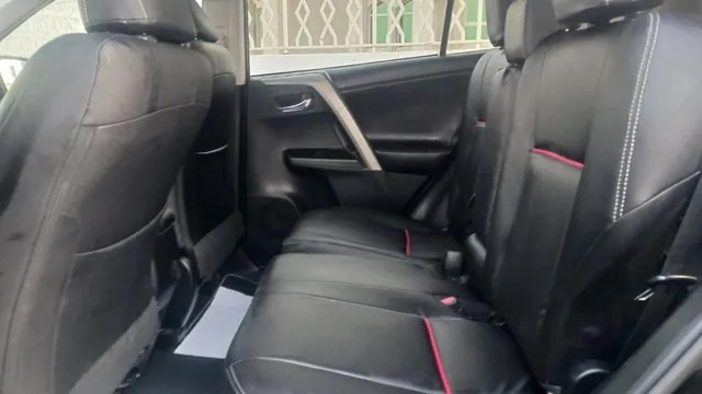 2018 Toyota RAV4 XLE 2.5, photo 6 of 10