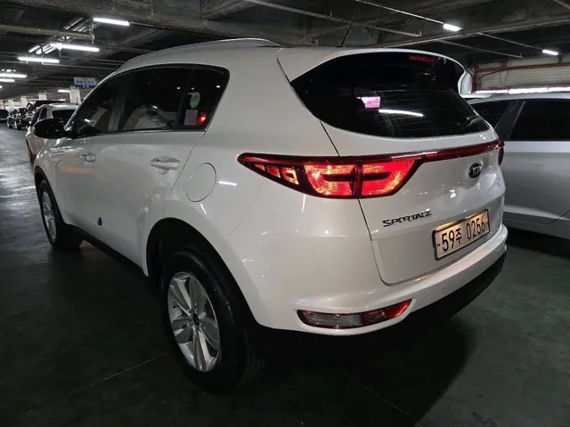 2016 Kia Sportage Standard, photo 3 of 10