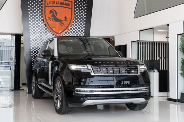 2026 Land Rover Range Rover SE P360, photo 1 of 9